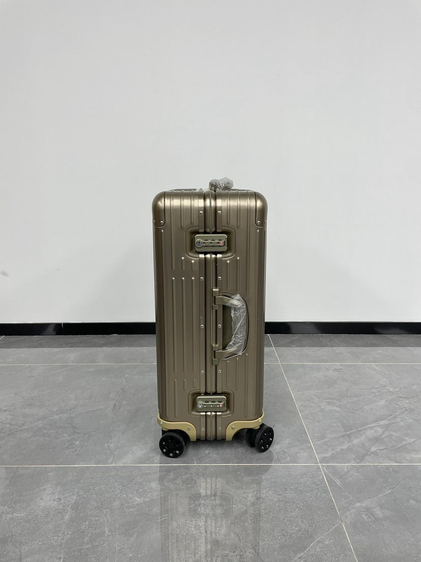 Premium Aluminum Travel Luggage 925