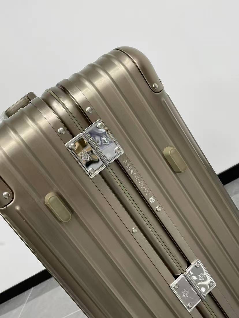 Premium Aluminum Travel Luggage 925