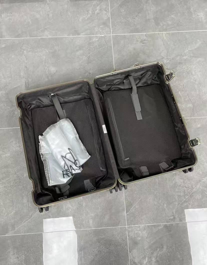 Premium Aluminum Travel Luggage 925