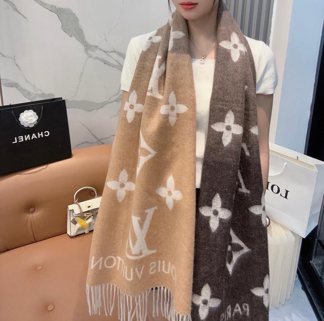 IV Brown Scarf