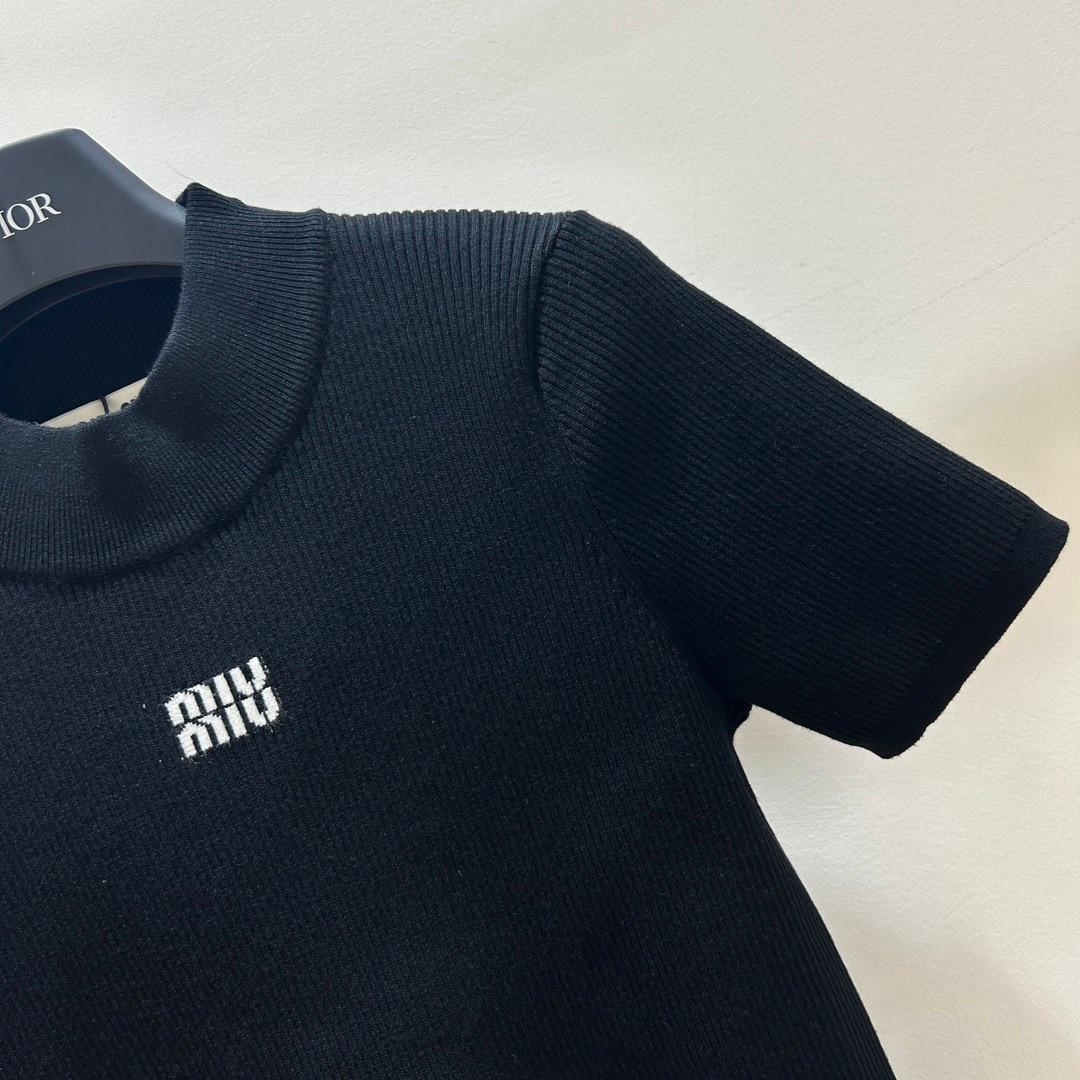Short-Sleeve Knit Top