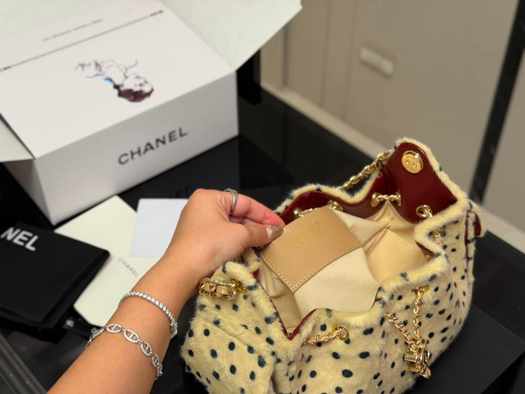 Cream Polka Dot Plush Chain Shoulder Bag