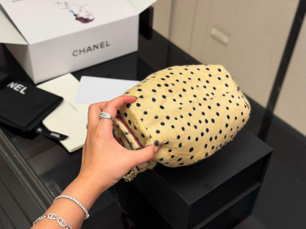 Cream Polka Dot Plush Chain Shoulder Bag