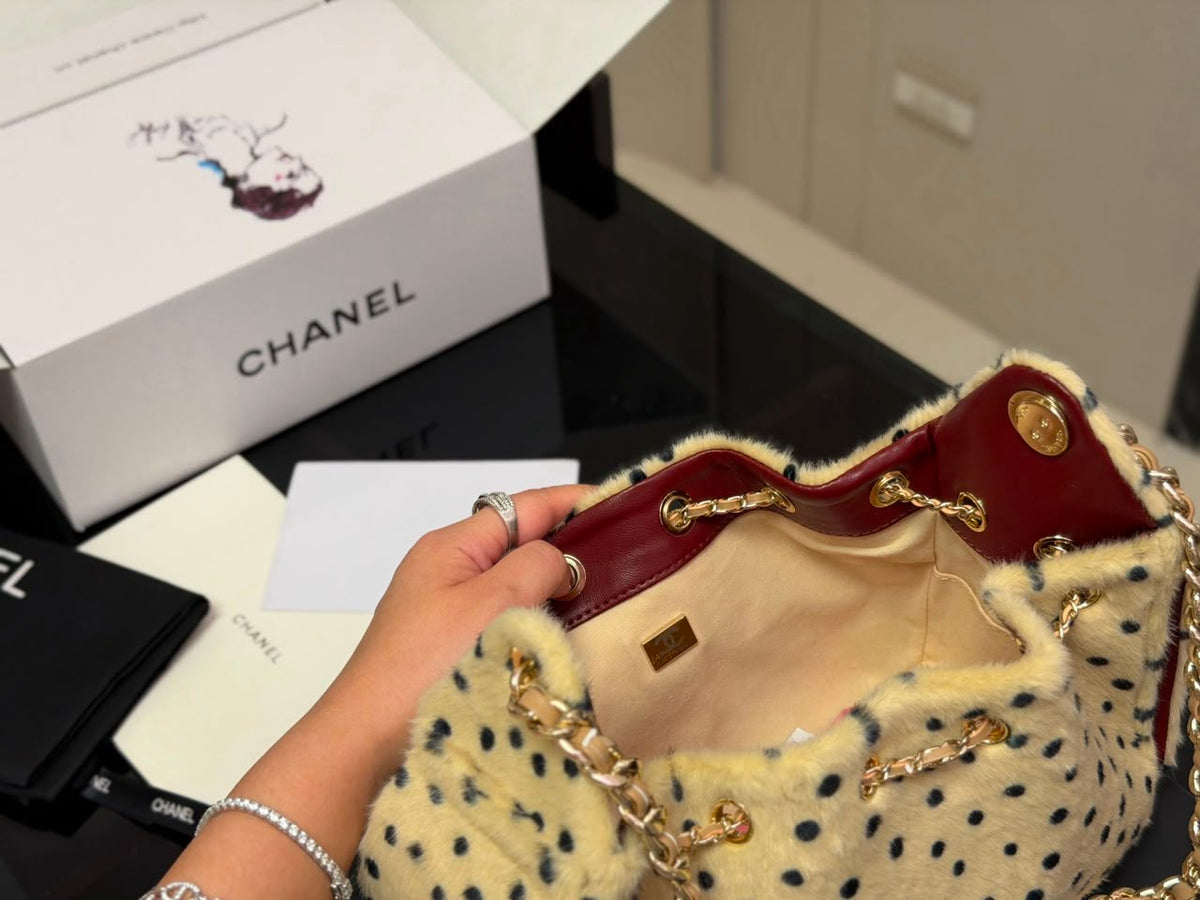 Cream Polka Dot Plush Chain Shoulder Bag