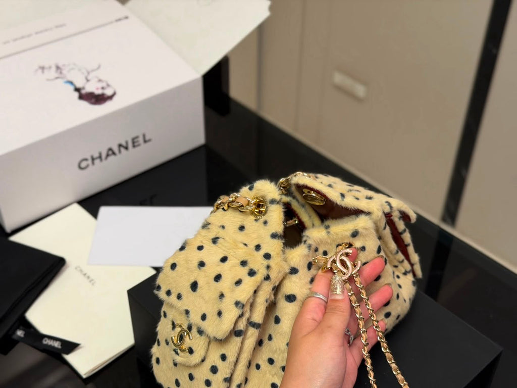 Cream Polka Dot Plush Chain Shoulder Bag