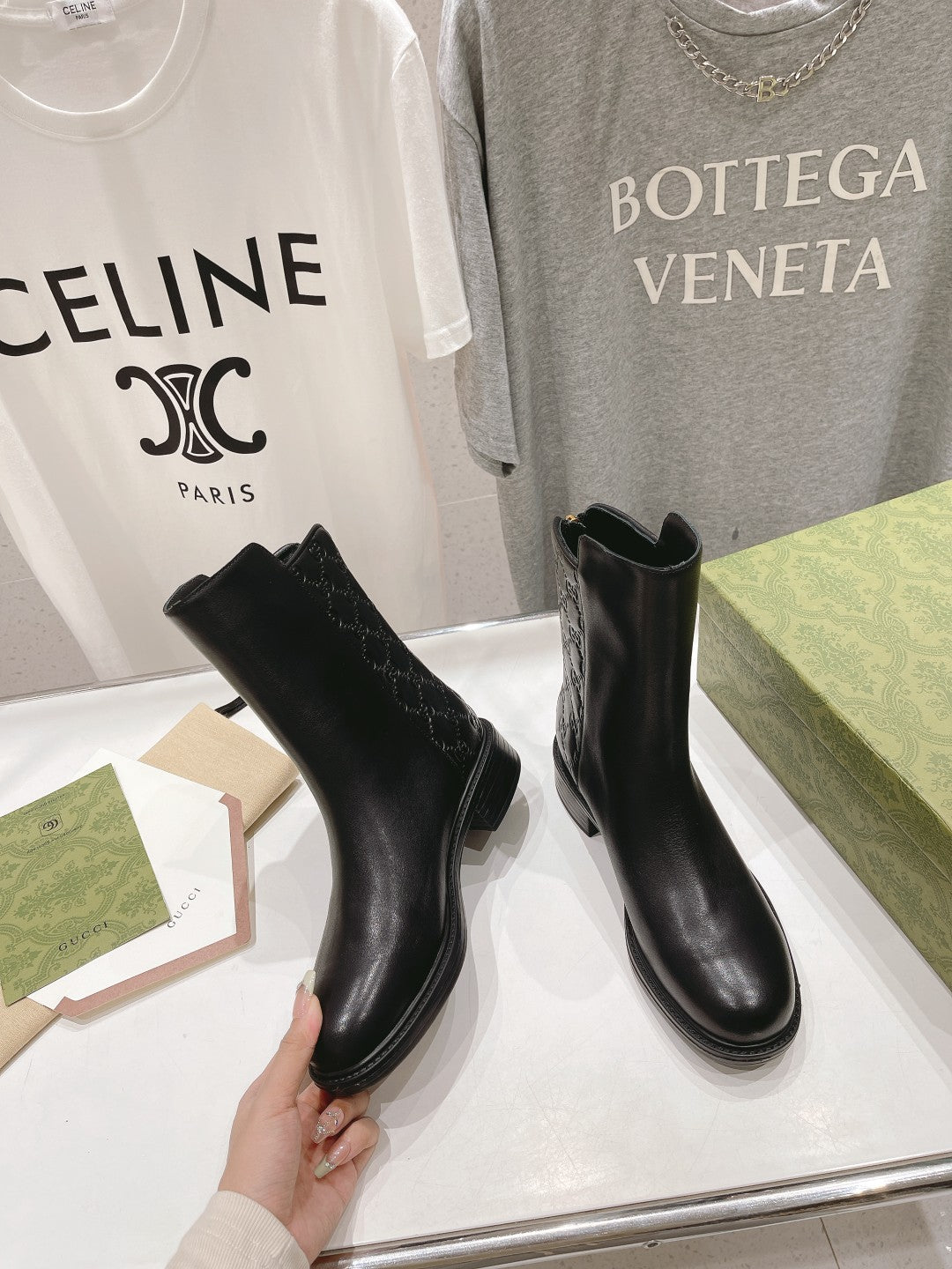 Women’s Chelsea Boots with Zipper – Calfskin