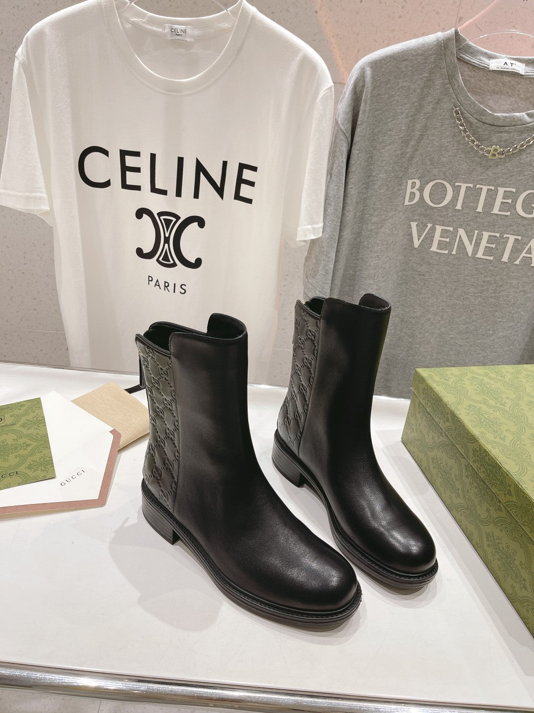 Women’s Chelsea Boots with Zipper – Calfskin