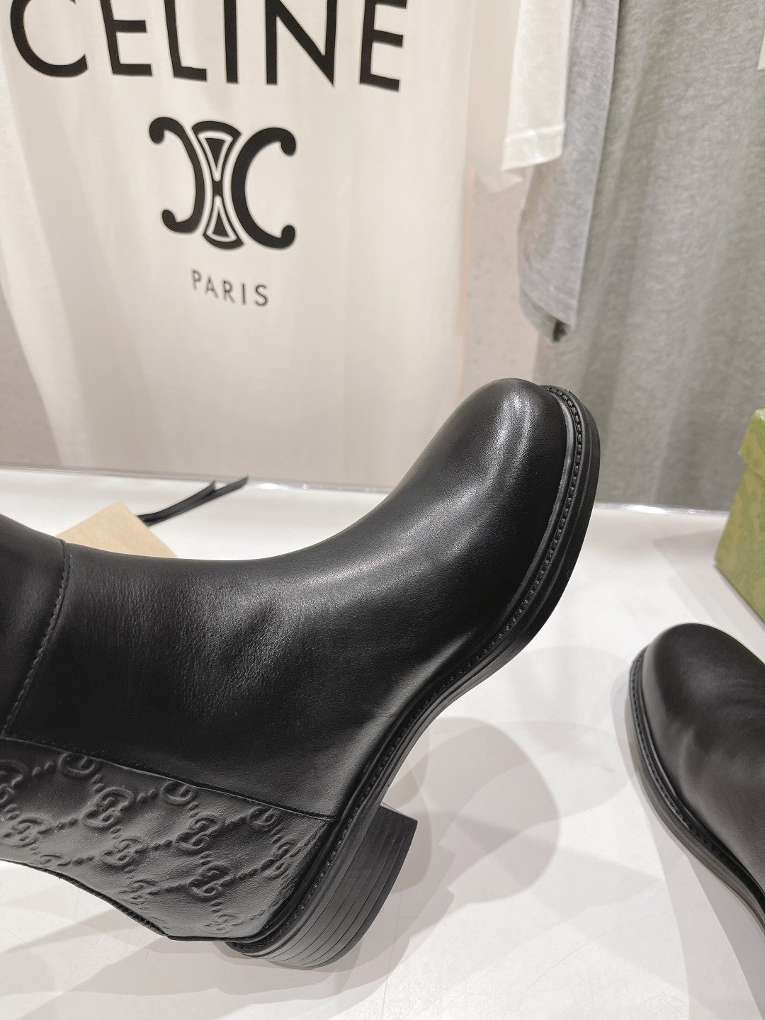 Women’s Chelsea Boots with Zipper