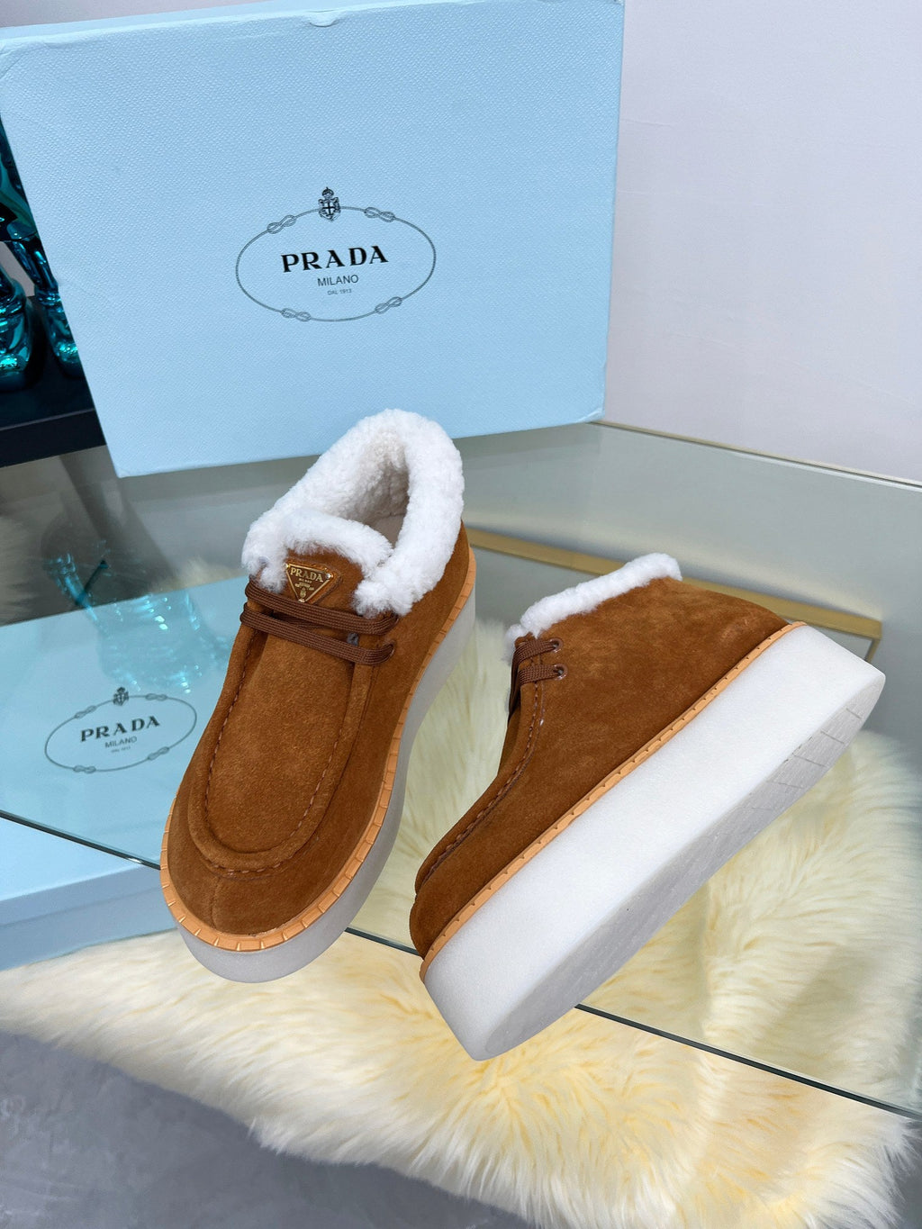 Women’s Wool-Lined Sneakers