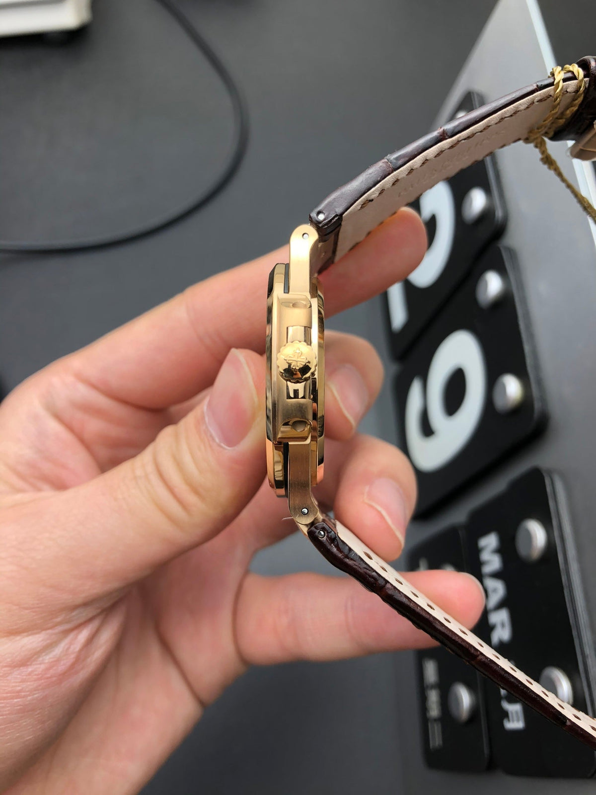 Rose Gold Leather Strap Watch 40 mm