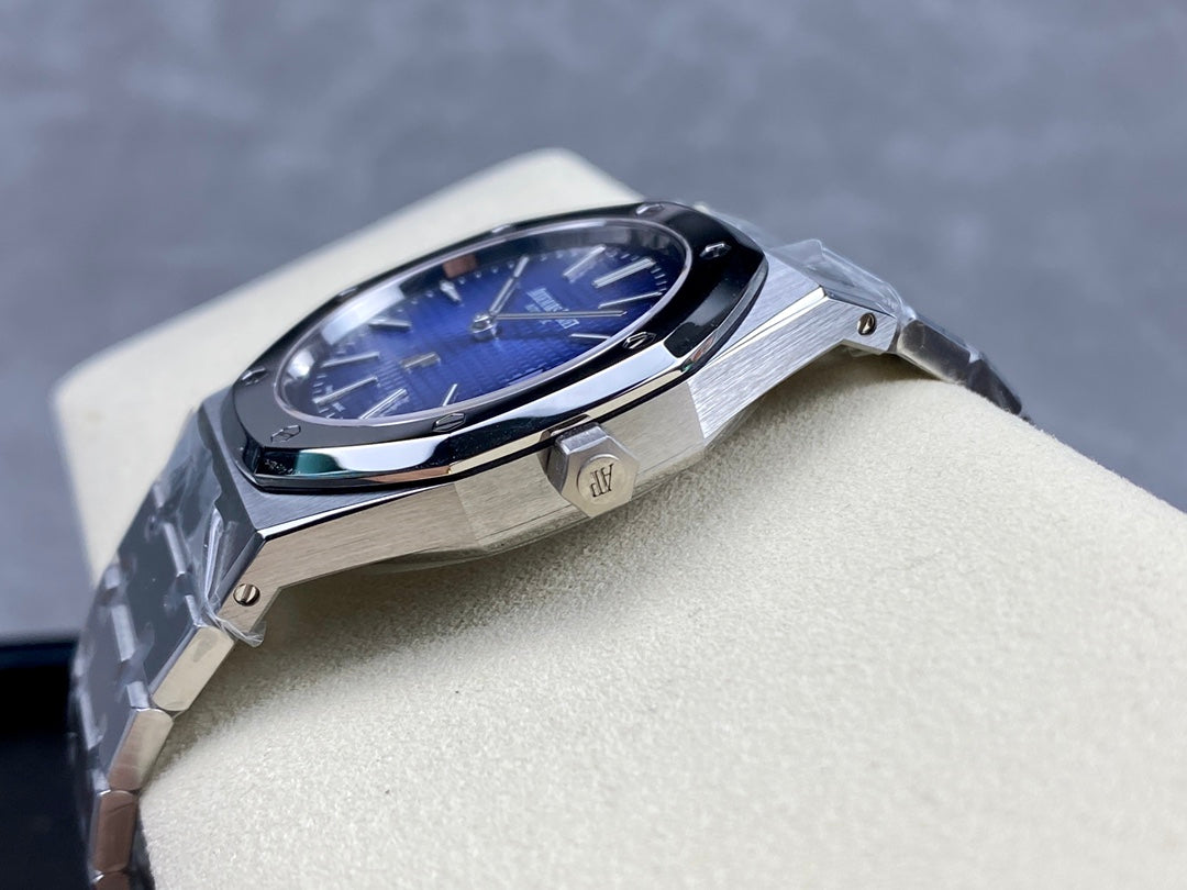 Blue Smoke Dial Automatic Watch 39 mm