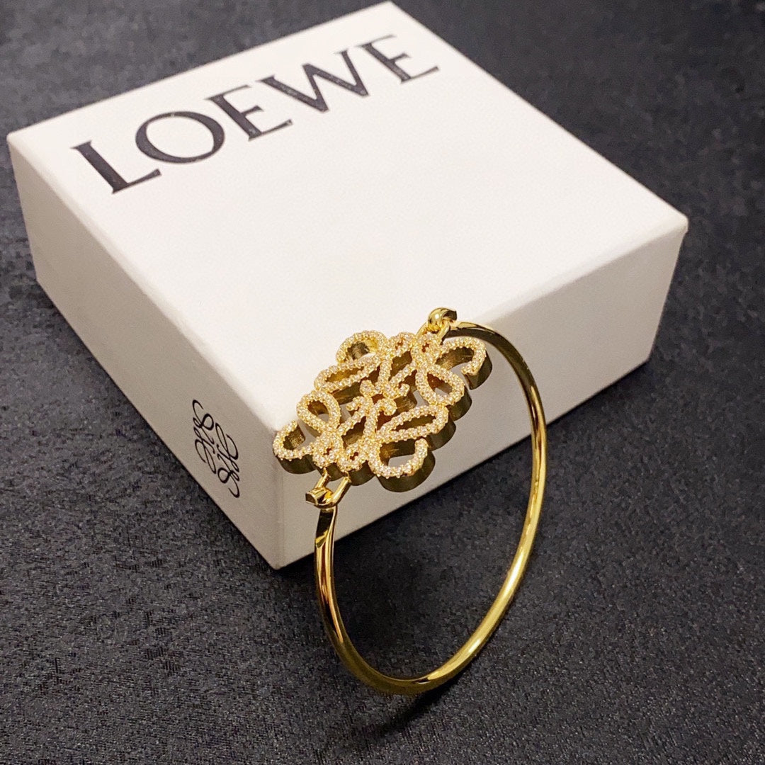 LW Pendant Bracelet