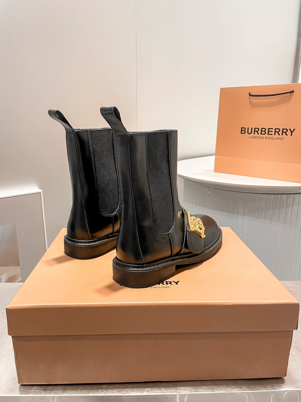 Women’s Chelsea Ankle Boots
