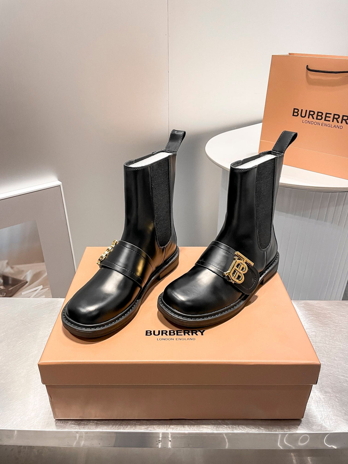 Women’s Chelsea Ankle Boots