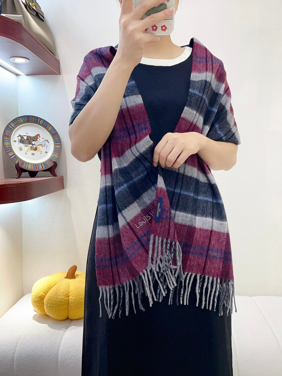 Classic Cashmere Scarf – Unisex Design