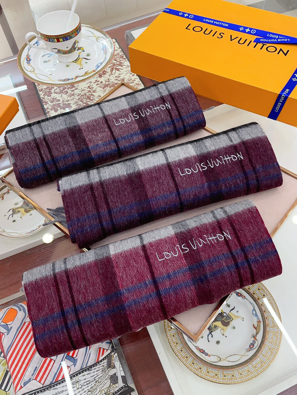 Classic Cashmere Scarf – Unisex Design
