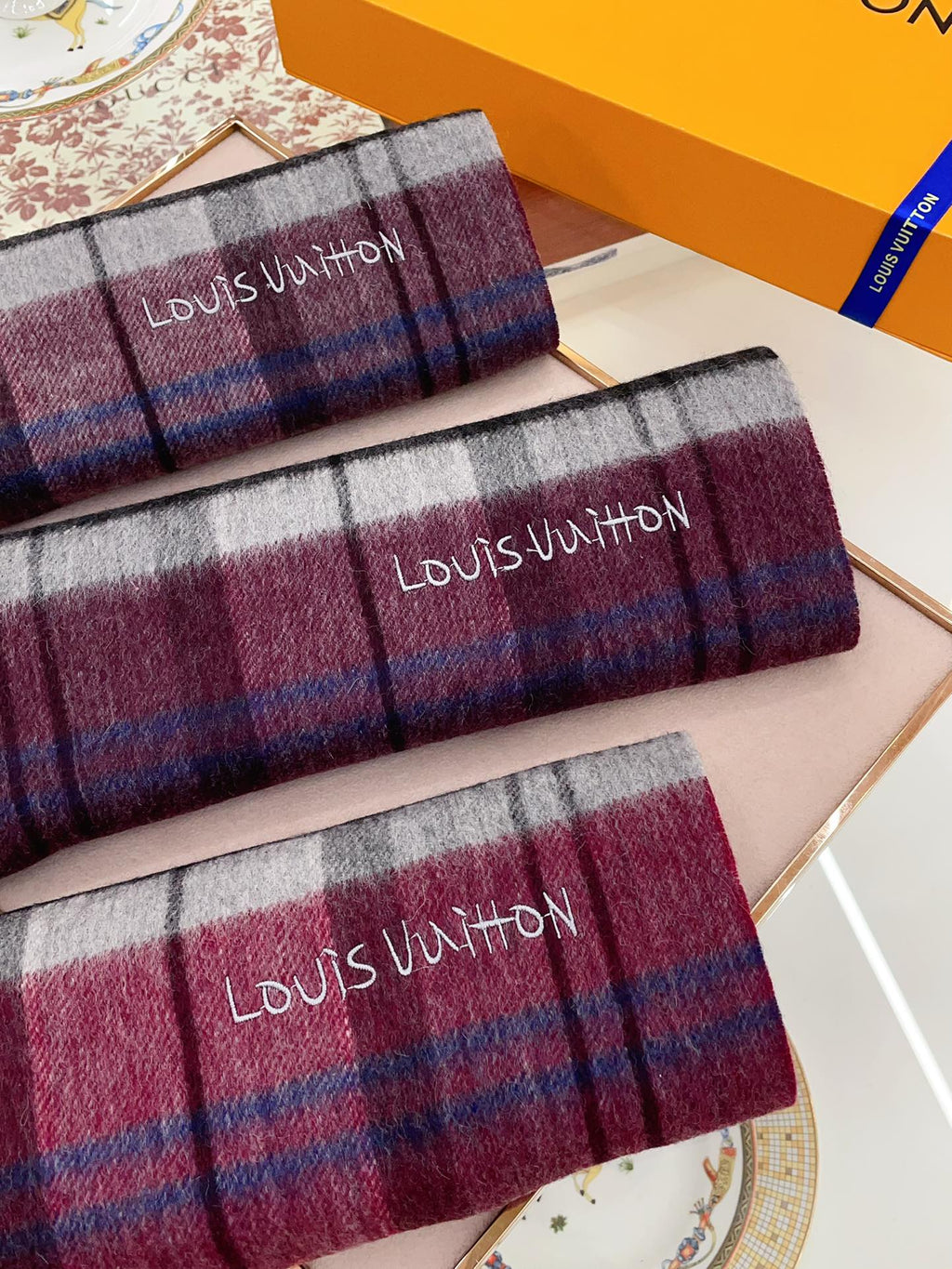 Classic Cashmere Scarf – Unisex Design