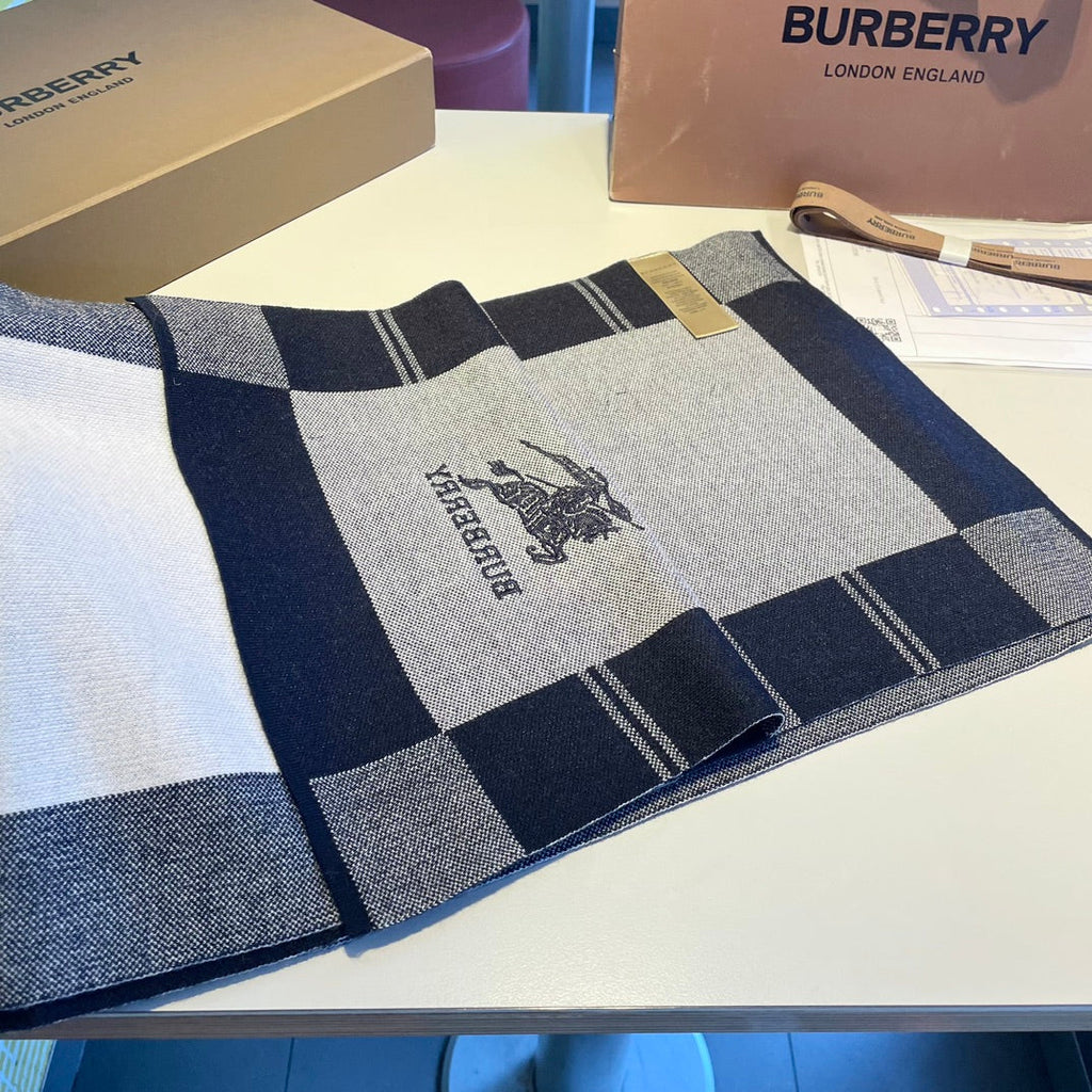 Classic Woven Cashmere Scarf