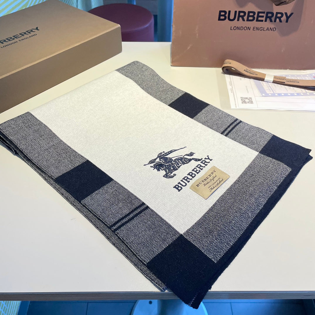 Classic Woven Cashmere Scarf