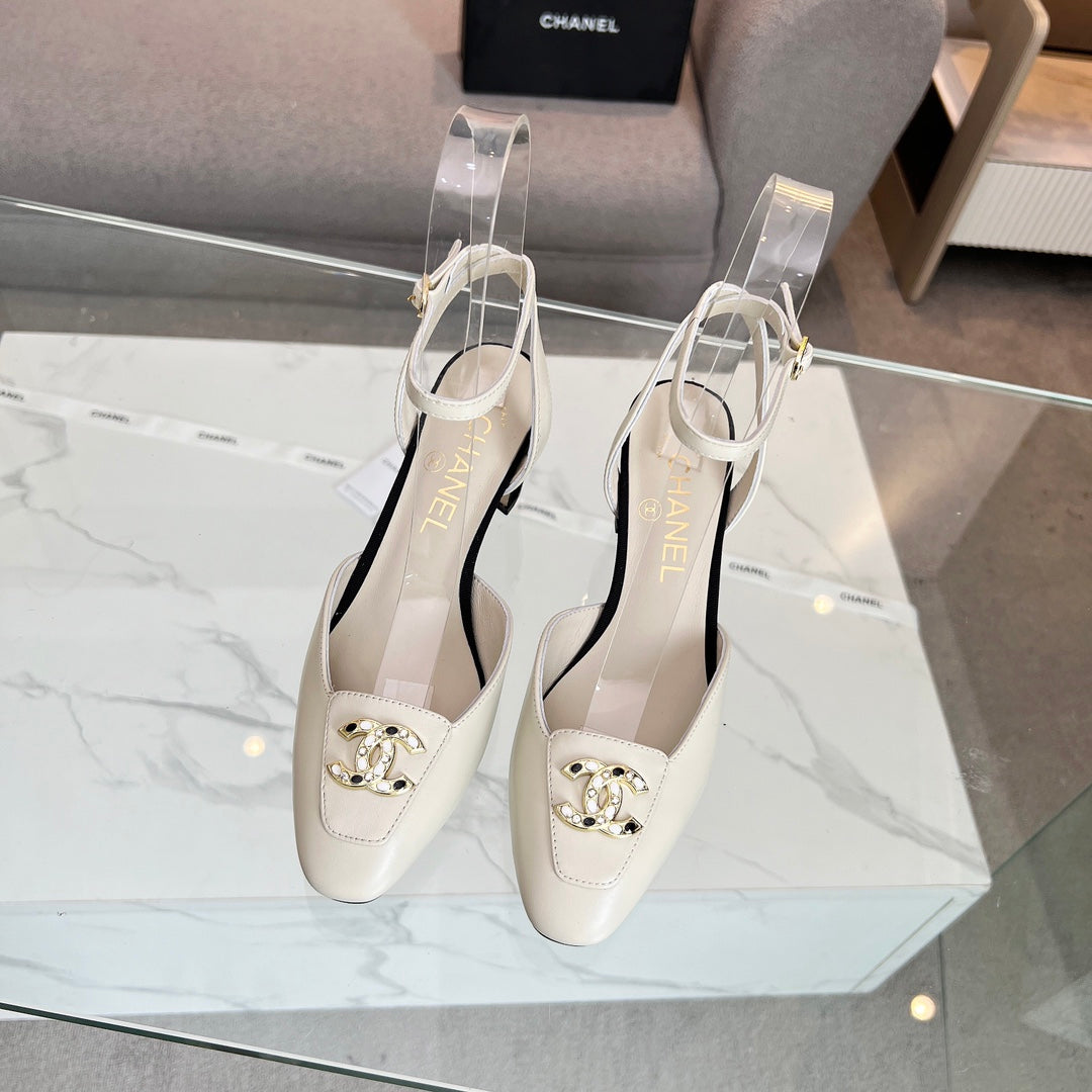 Retro Round-Toe Sandals