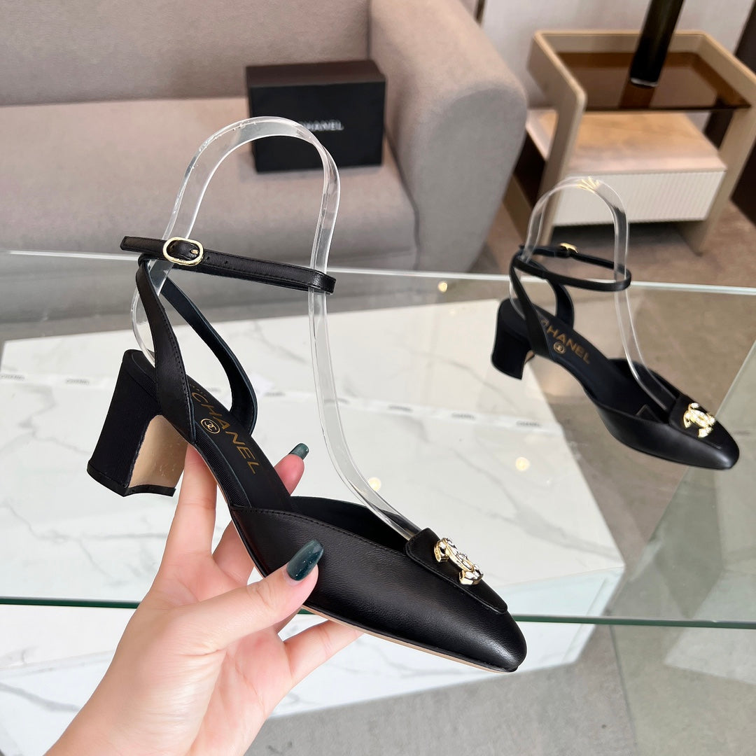 Retro Round-Toe Sandals