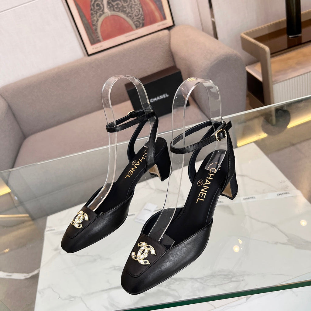 Retro Round-Toe Sandals