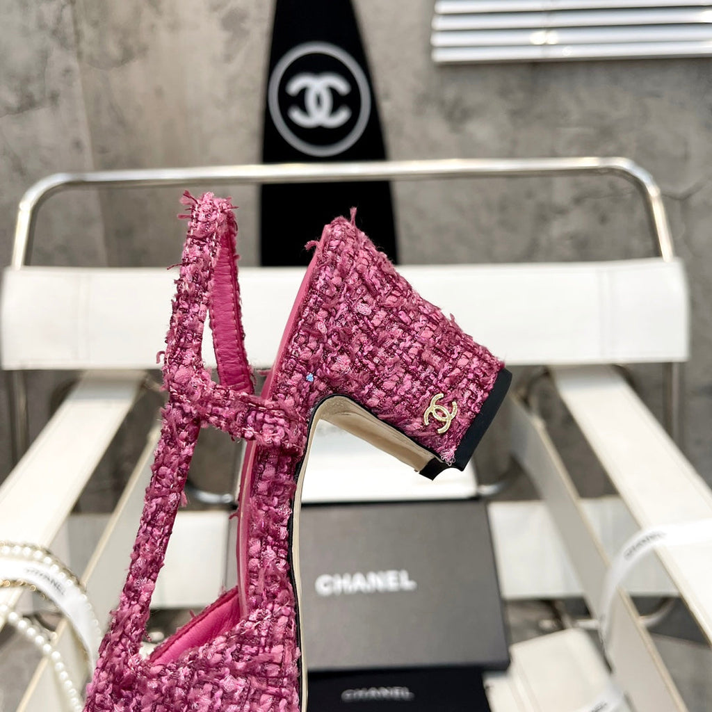 Retro Round-Toe Velvet Sandals