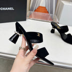 Retro Round-Toe Velvet Sandals