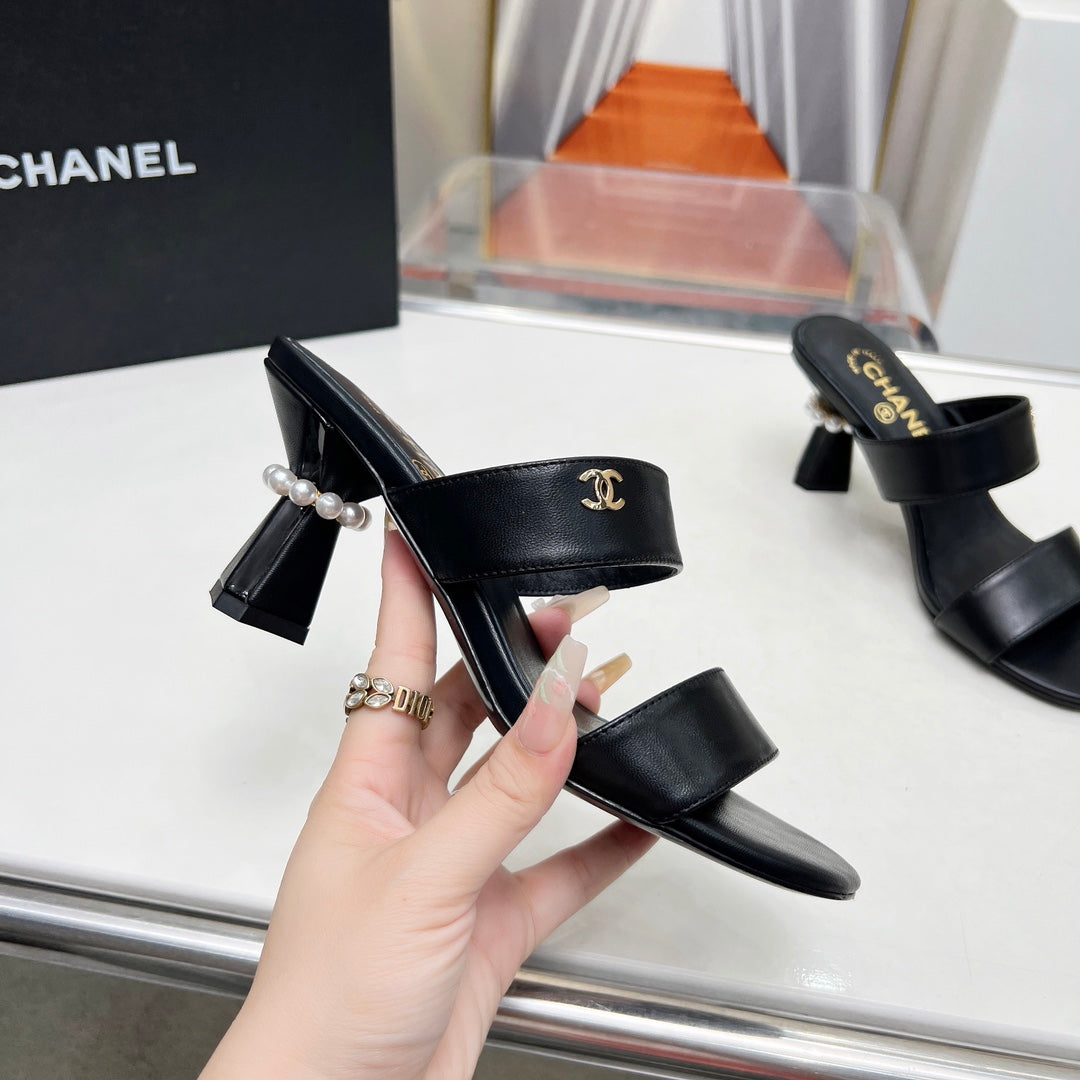 Retro Round-Toe Sandals