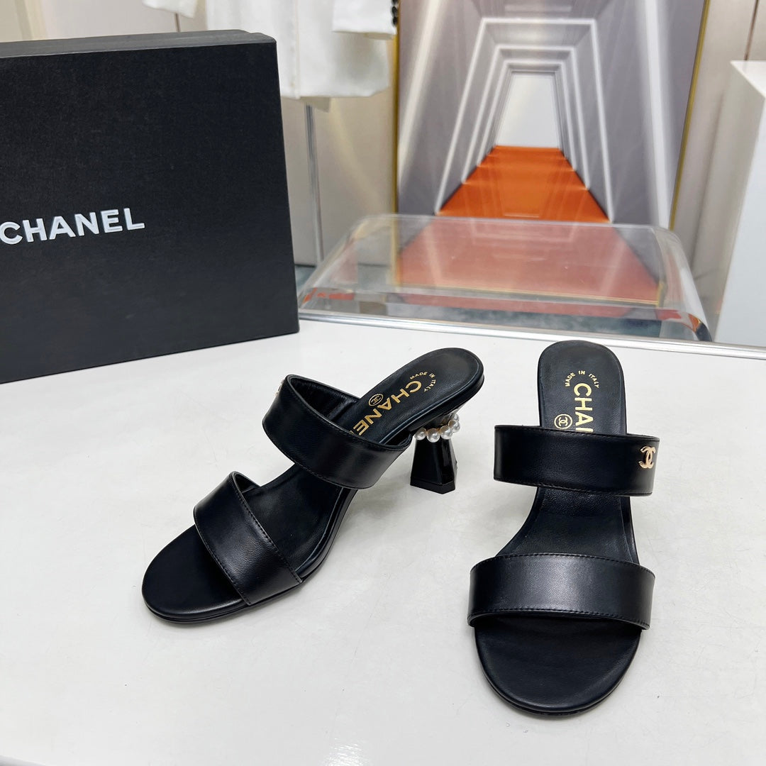 Retro Round-Toe Sandals