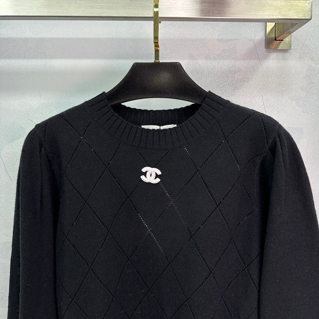 Retro Contrast Knit Top