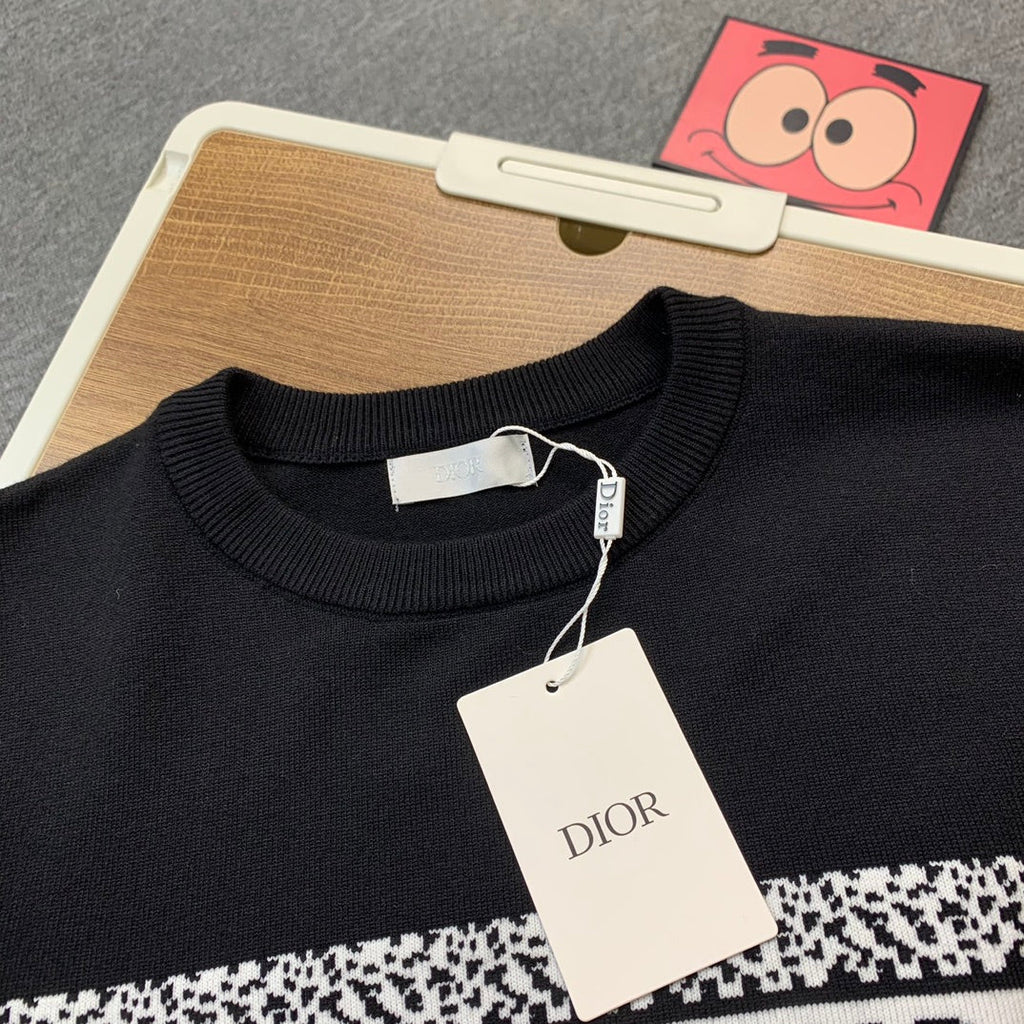 Jacquard Knit Long-Sleeve Sweater – Unisex