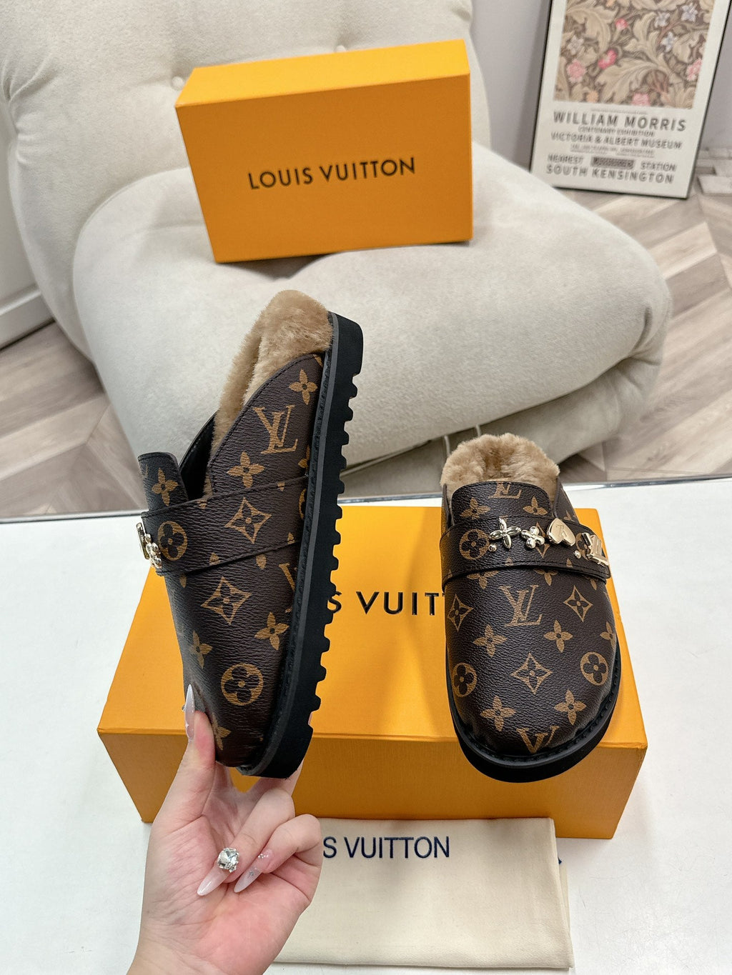 Women’s Flat Winter Slippers