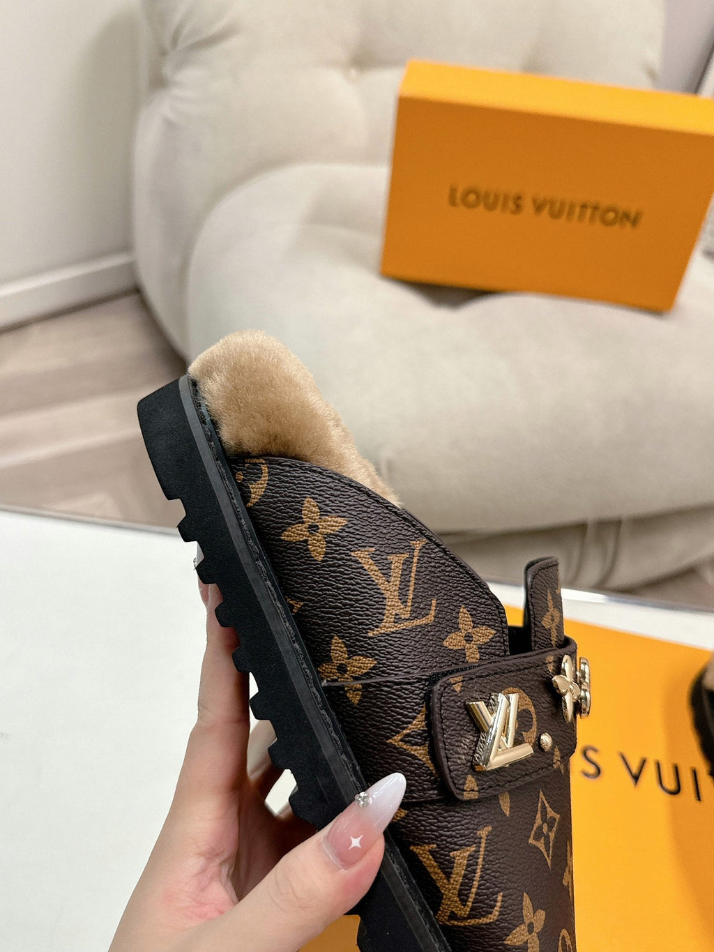 Women’s Flat Winter Slippers