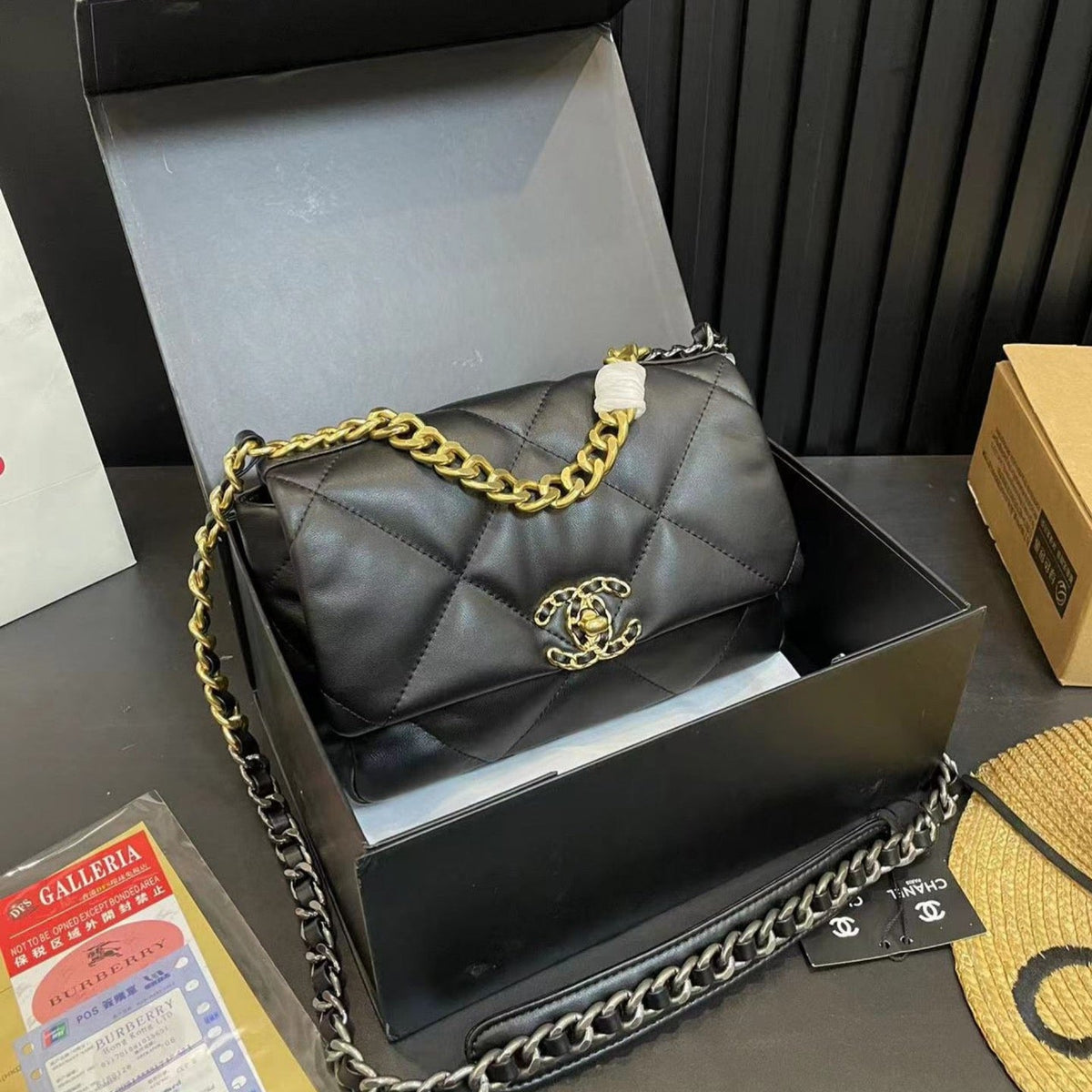 Classic 19 Flap Bag