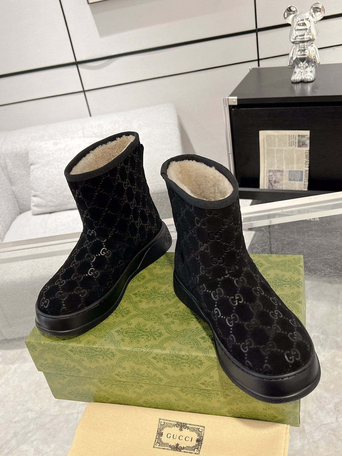 Women’s Shearling Snow Boots