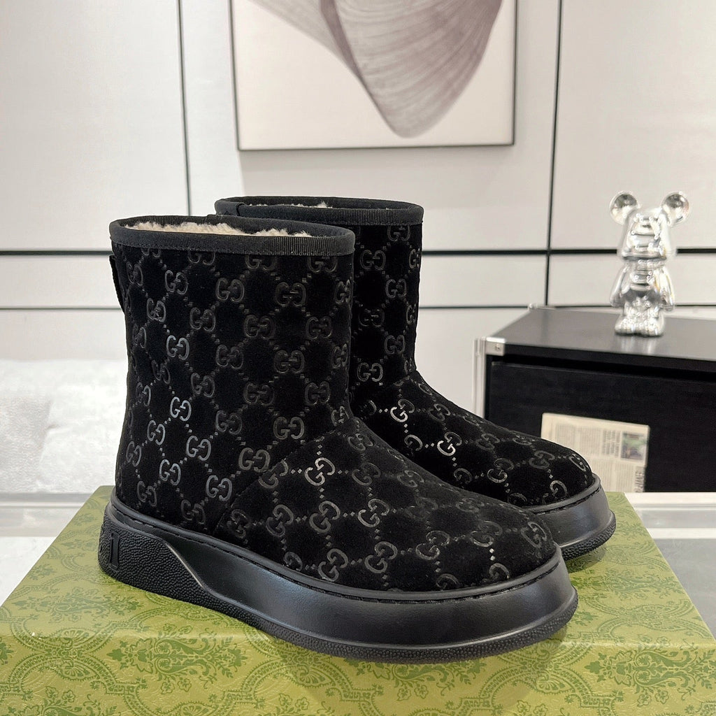 Women’s Shearling Snow Boots
