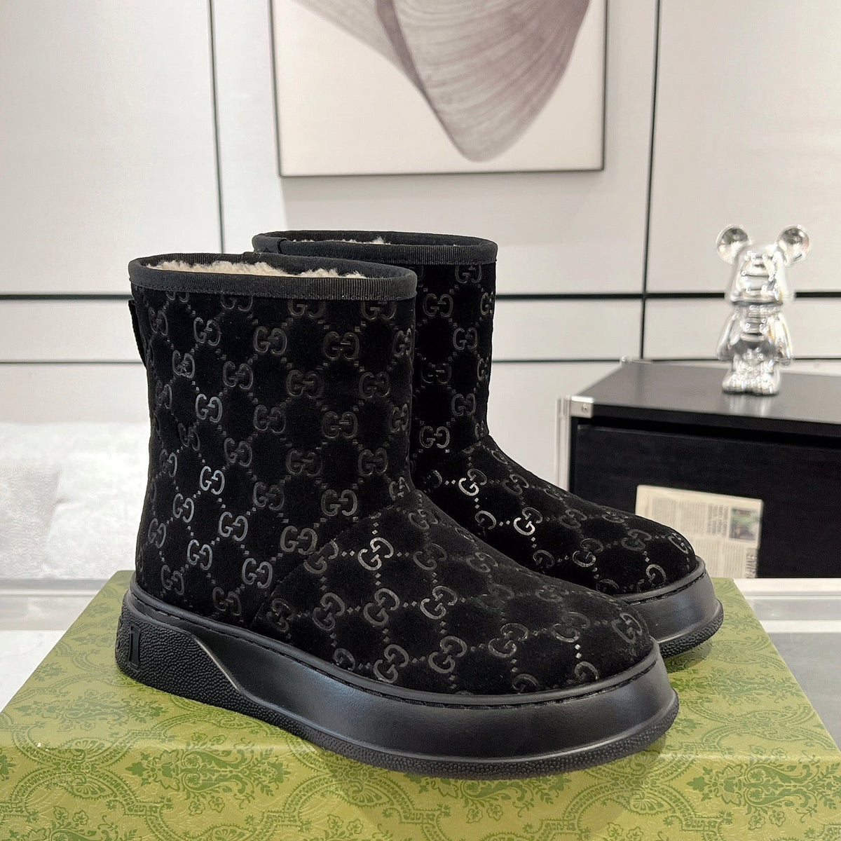 Women’s Shearling Snow Boots