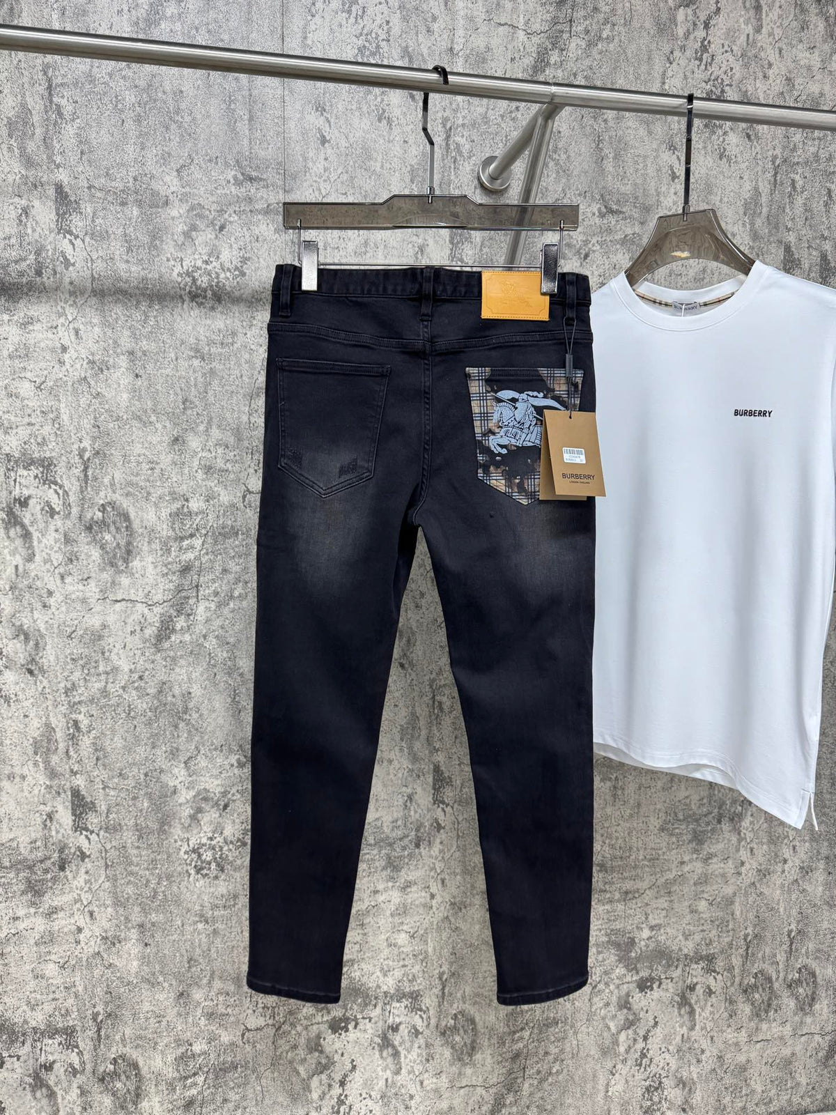 Men’s Slim-Fit Stretch Jeans