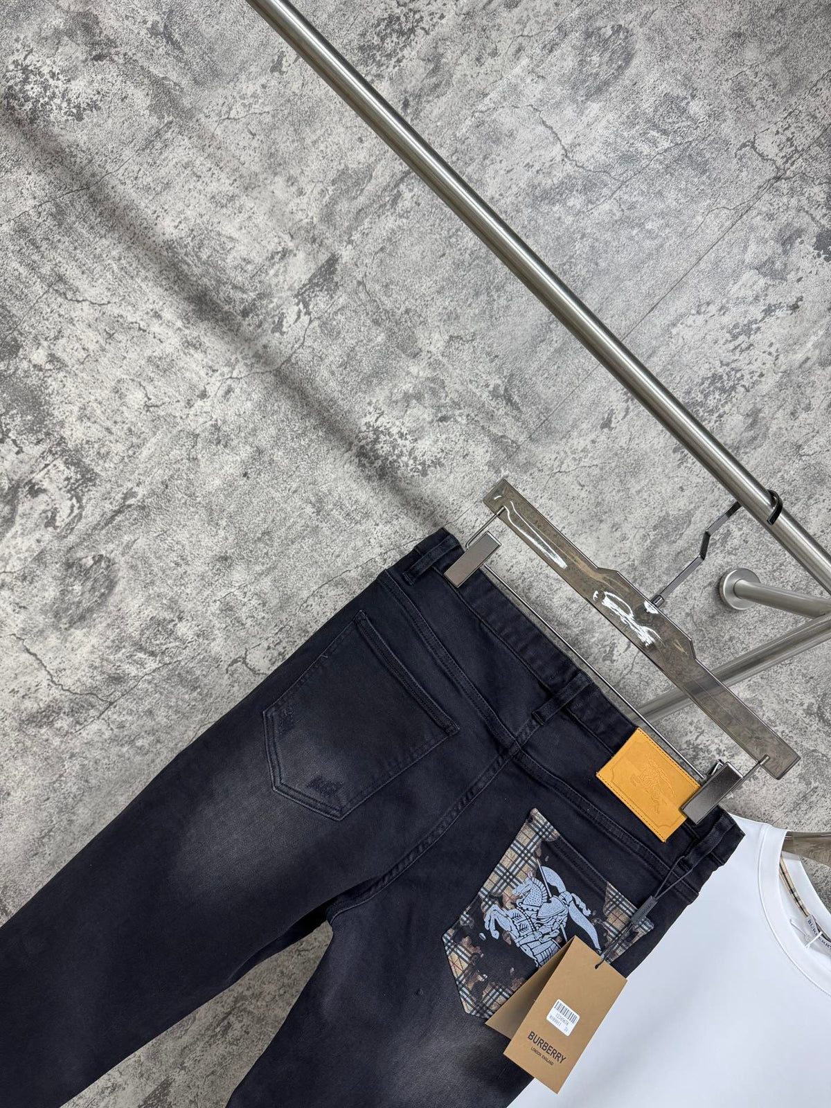 Men’s Slim-Fit Stretch Jeans