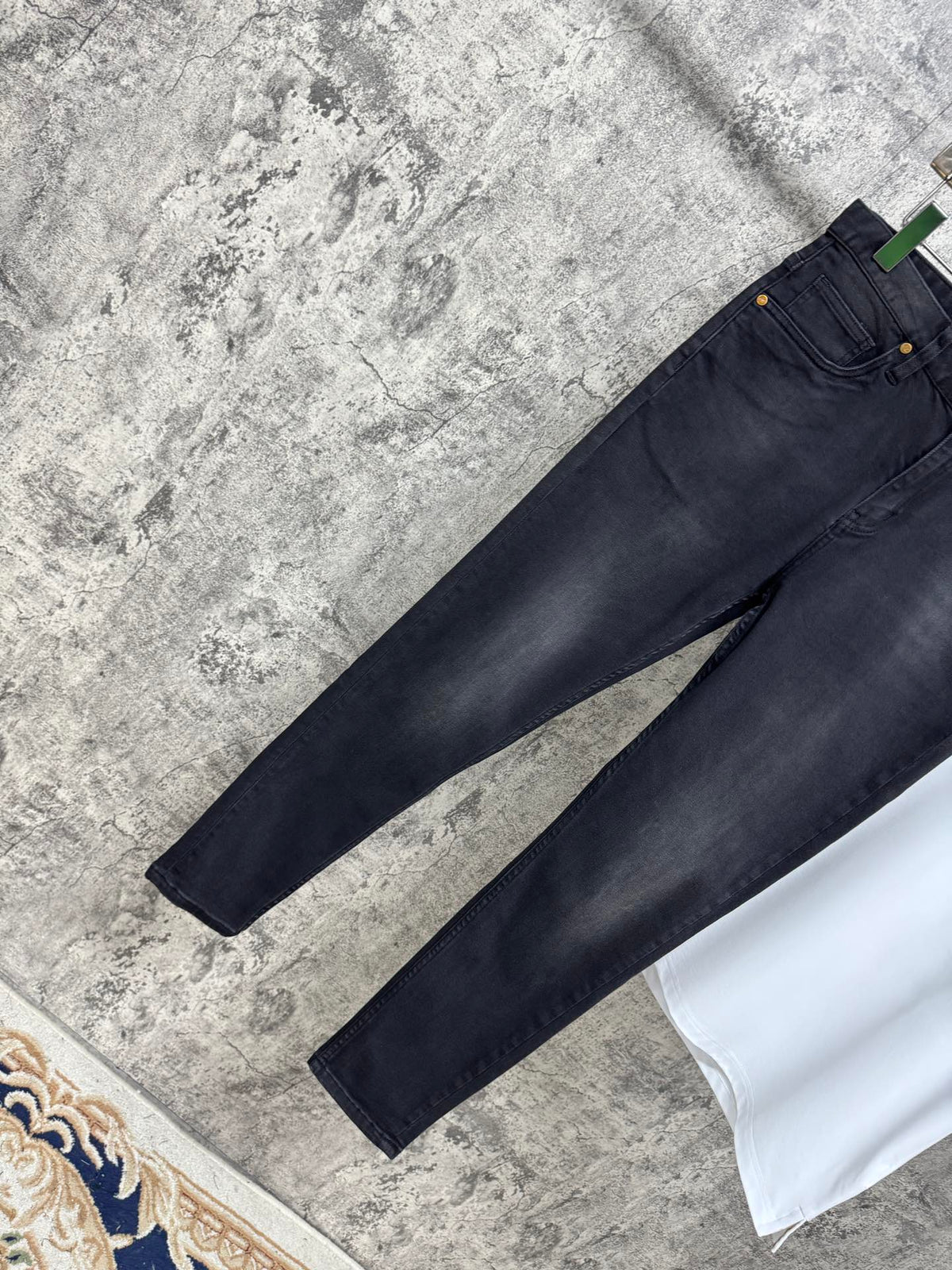 Men’s Slim-Fit Stretch Jeans