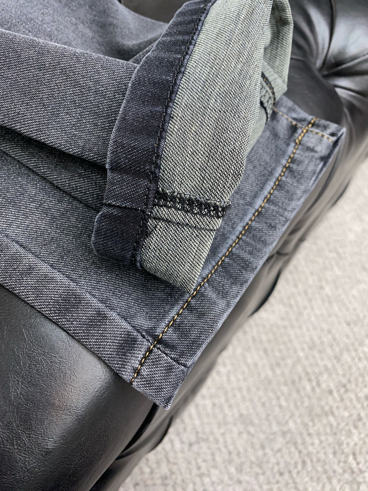 Men’s Slim Straight-Leg Stretch Denim Jeans