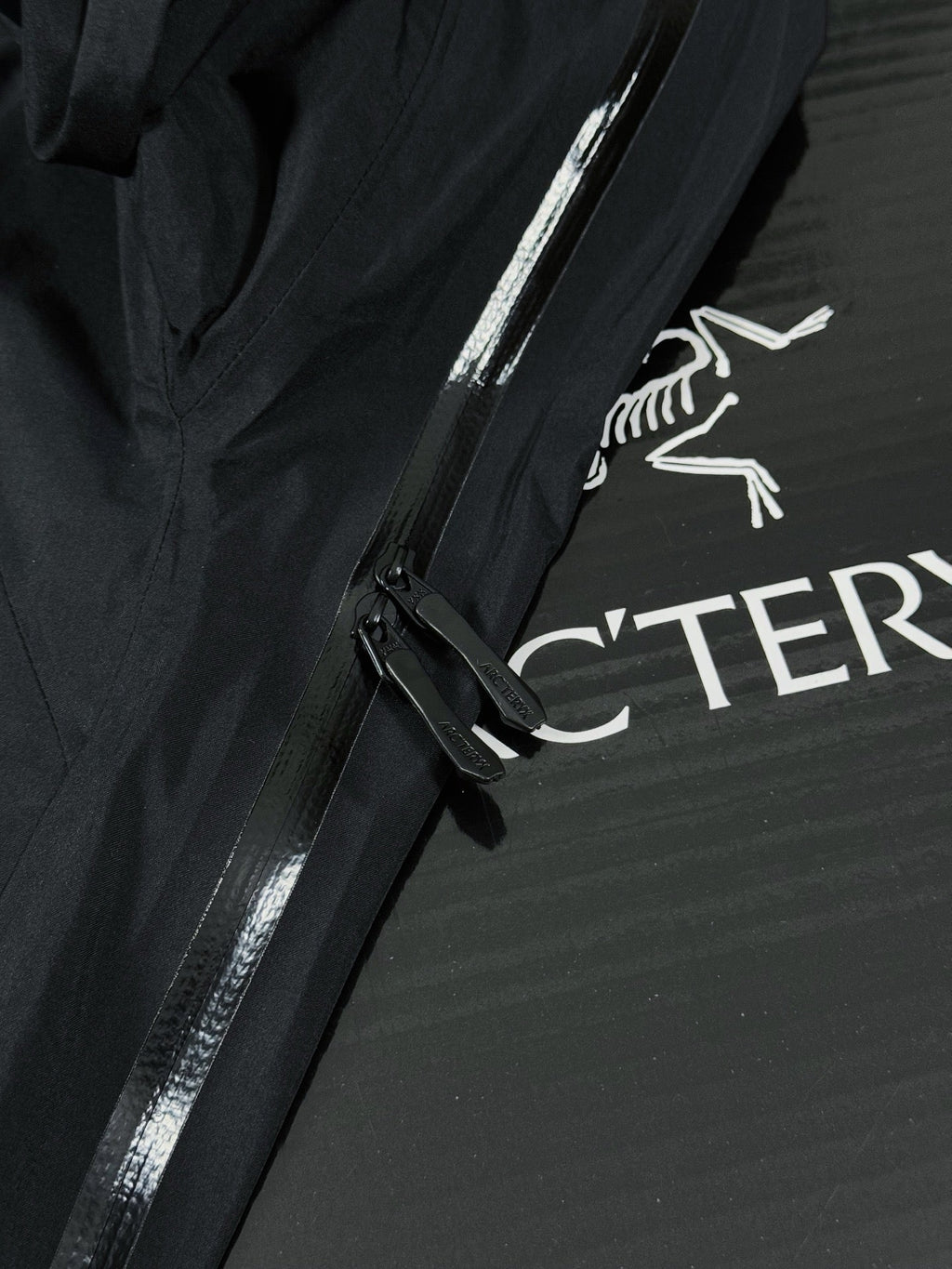 Beta Lightweight 2024 Hooded Jacket