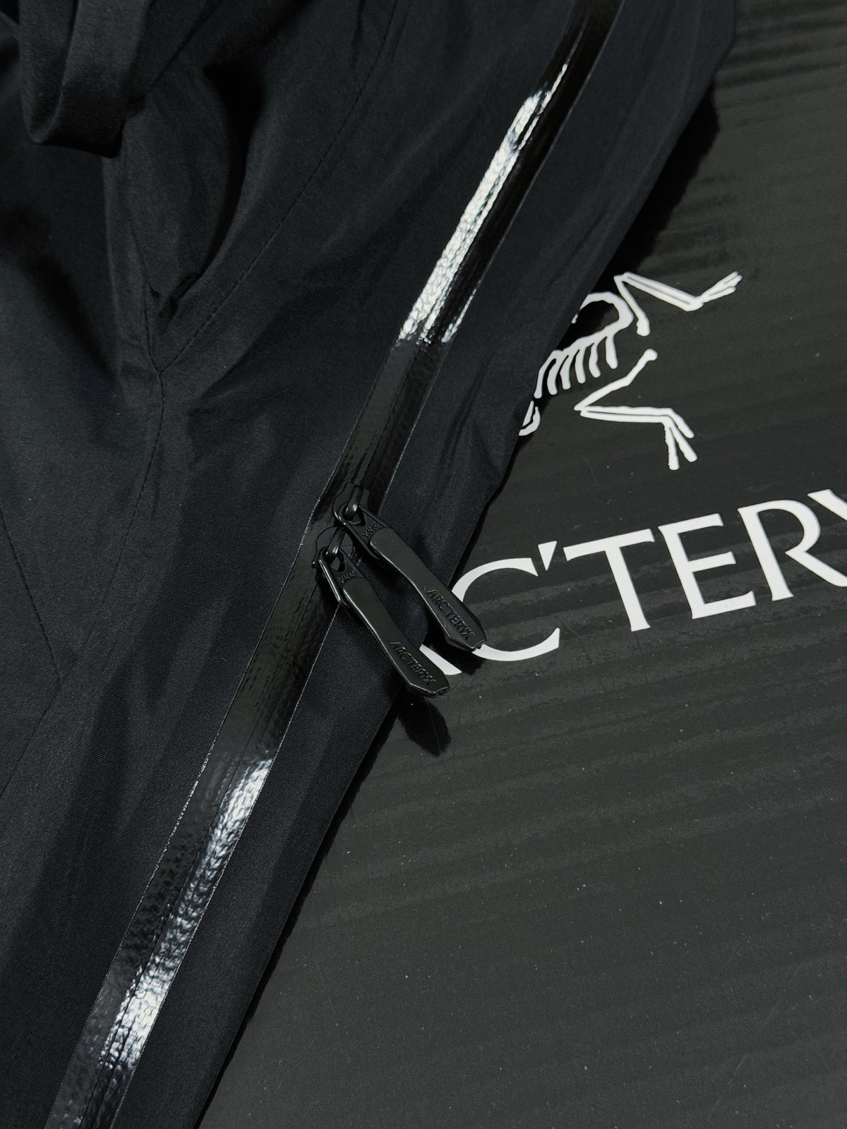 Beta Lightweight 2024 Hooded Jacket