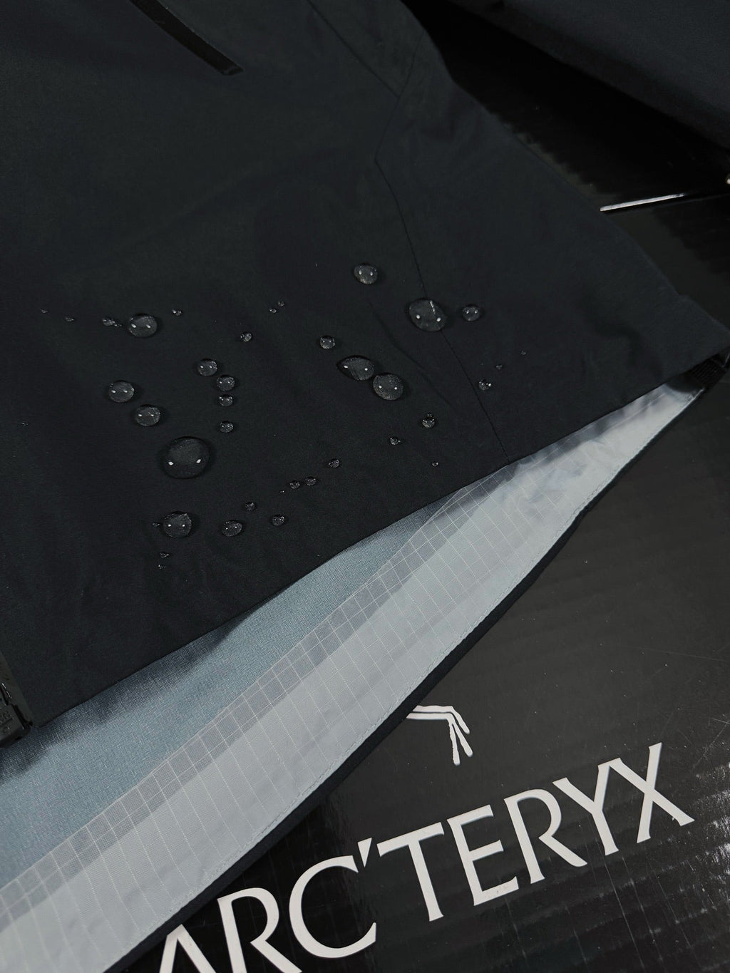 Beta Lightweight 2024 Hooded Jacket