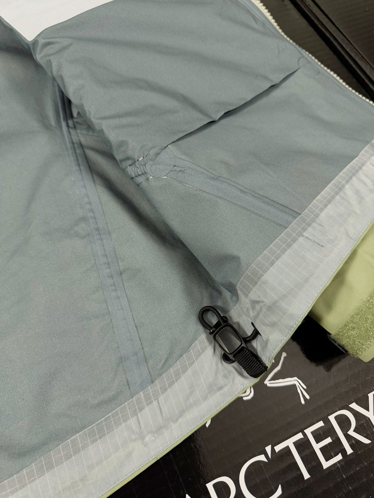 Beta Lightweight 2024 Hooded Jacket