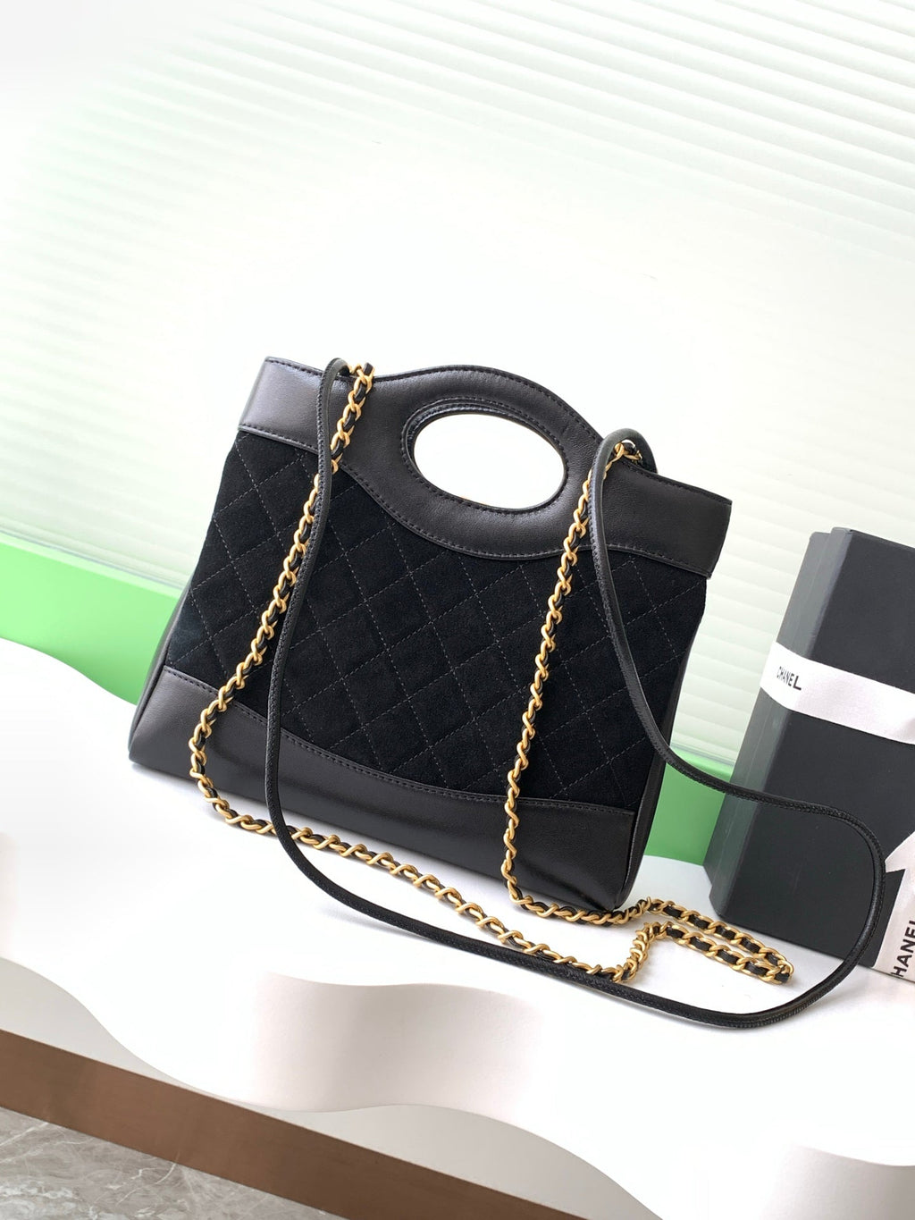 Classic Nubuck Sheepskin Shoulder Bag – 22cm