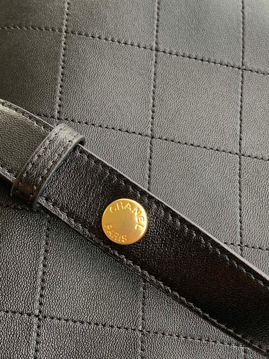 Classic Studded Bucket Bag – 28cm