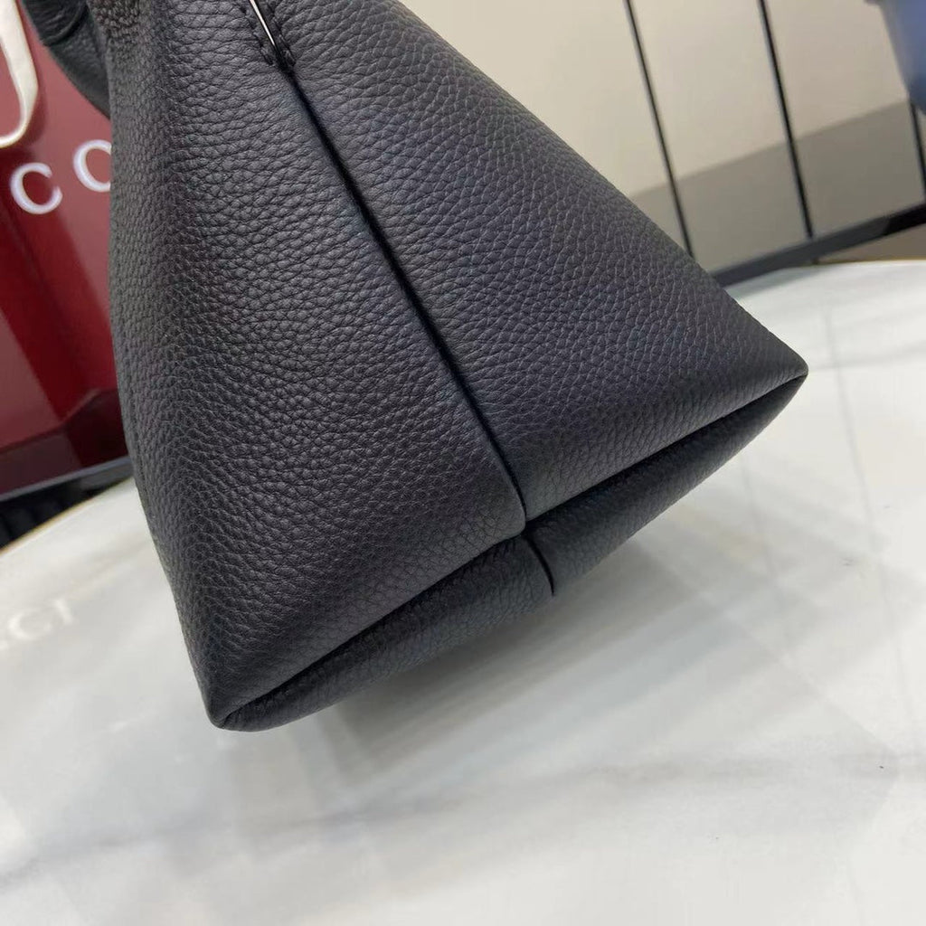 Softbit Shoulder Bag Black Leather