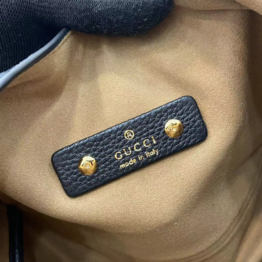 Softbit Shoulder Bag Black Leather